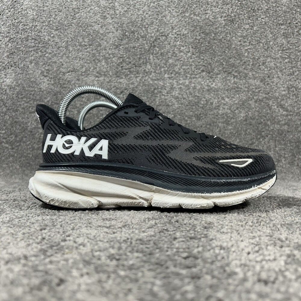 Hoka One One Clifton 9 1127896 BWHT Women’s Sz 7B Black White Running Shoes Used